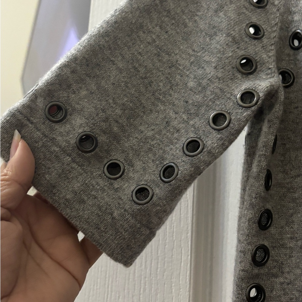 Gray Cashmere Sweater - Picture 5 of 6